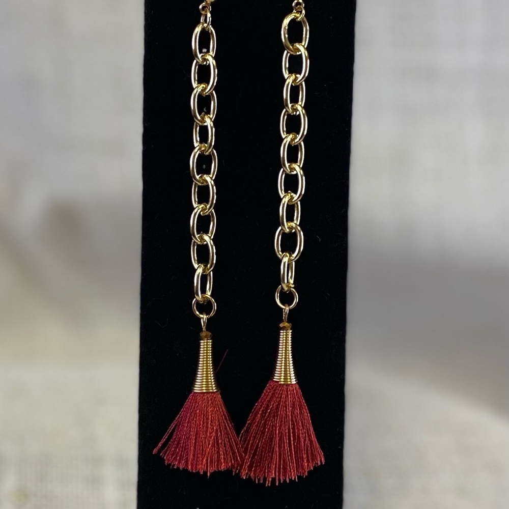 Red tassel & Chain earrings.